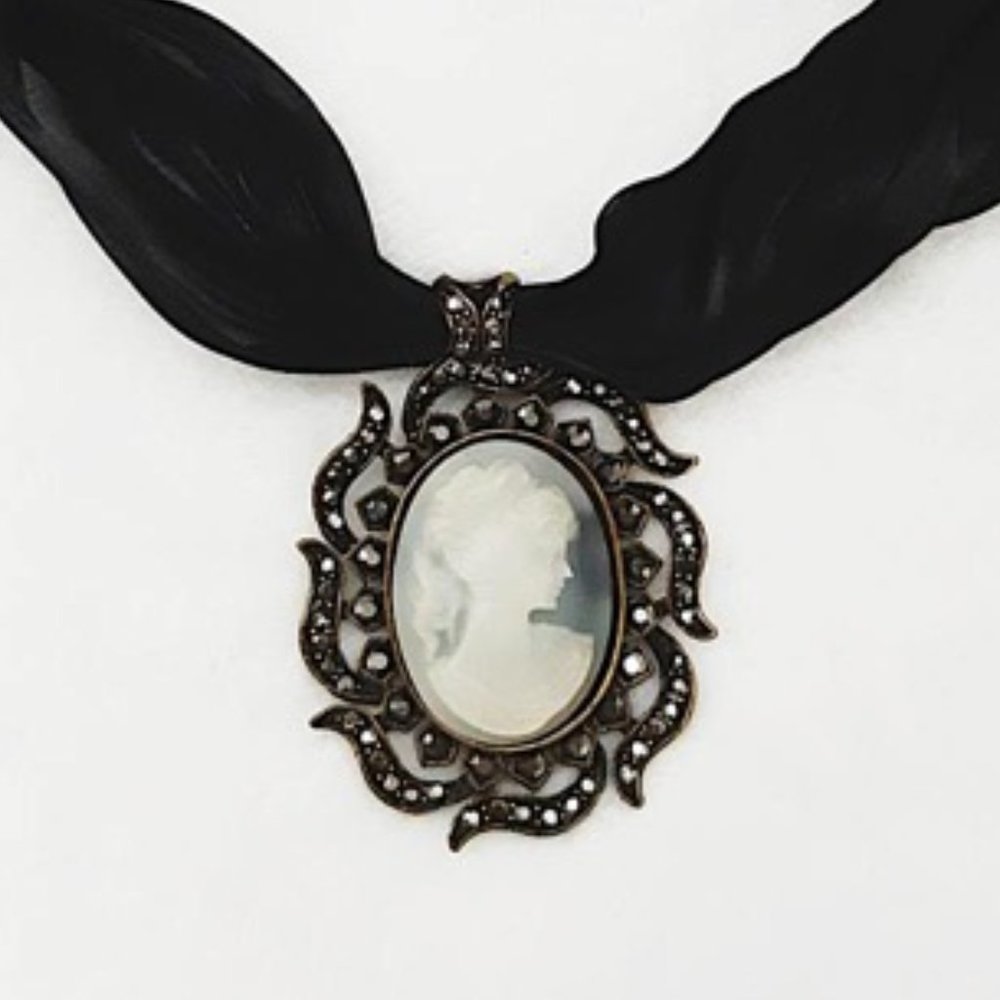 BLACK Satin Cameo Crystal Brass Pendant-Necklace